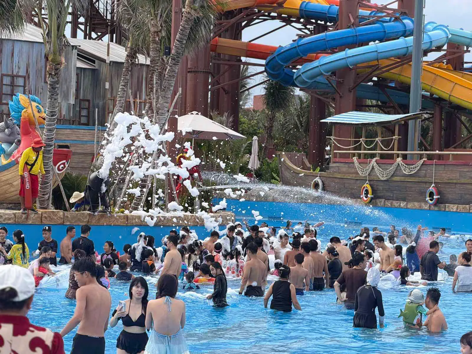 Lễ hội bọt Sun World Blanca City — đông khách (đã vận hành)